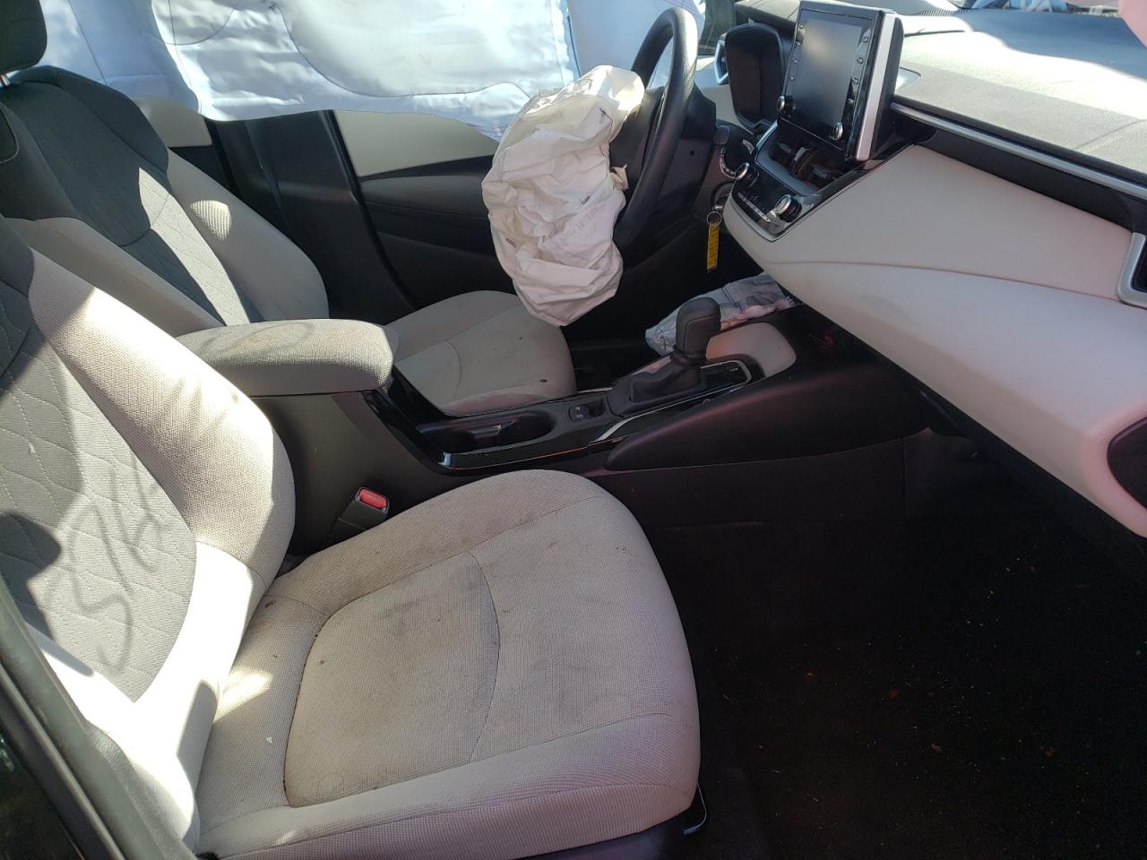 Photo 5 from auction – 2021 TOYOTA COROLLA LE with VIN 5YFEPMAE2MP159617