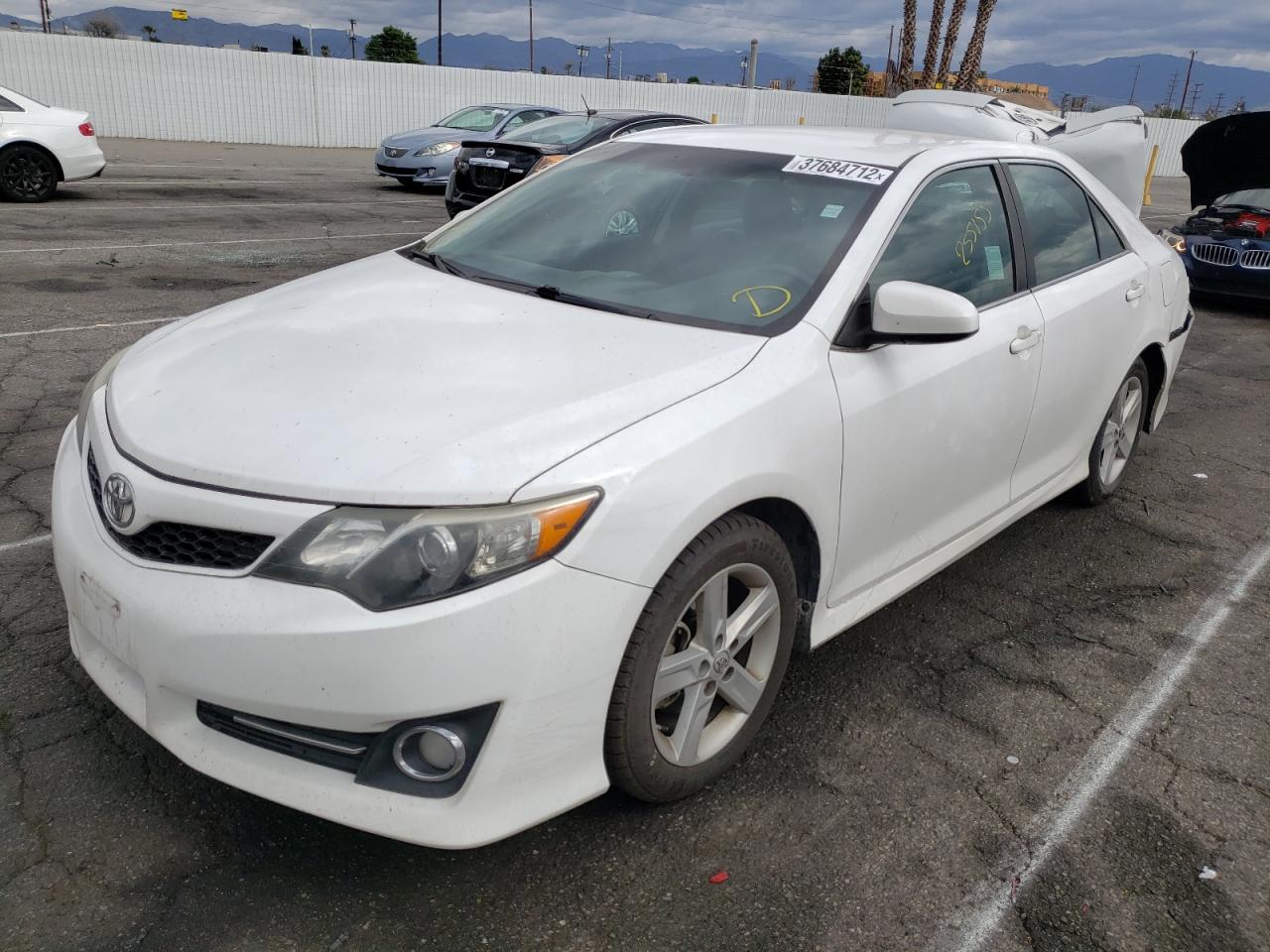 Photo 2 from auction – 2014 TOYOTA CAMRY L with VIN 4T1BF1FK1EU463945