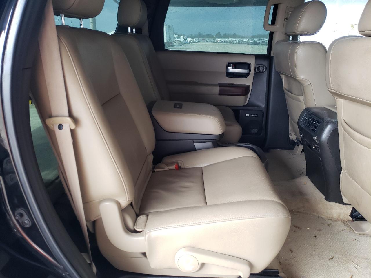 Photo 6 from auction – 2011 TOYOTA SEQUOIA PL with VIN 5TDYY5G17BS035089