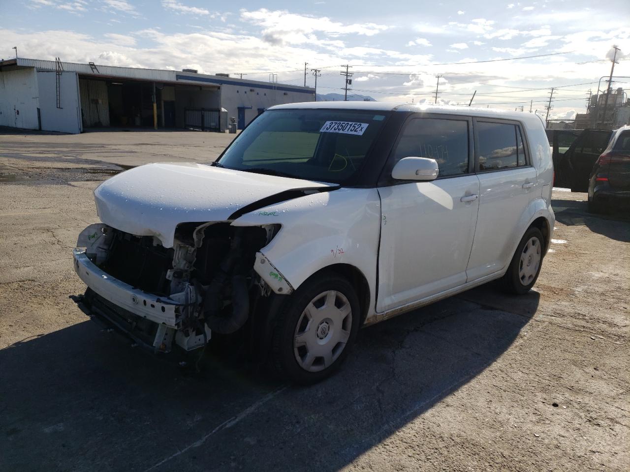 Photo 2 from auction – 2012 TOYOTA SCION XB with VIN JTLZE4FE2CJ000717