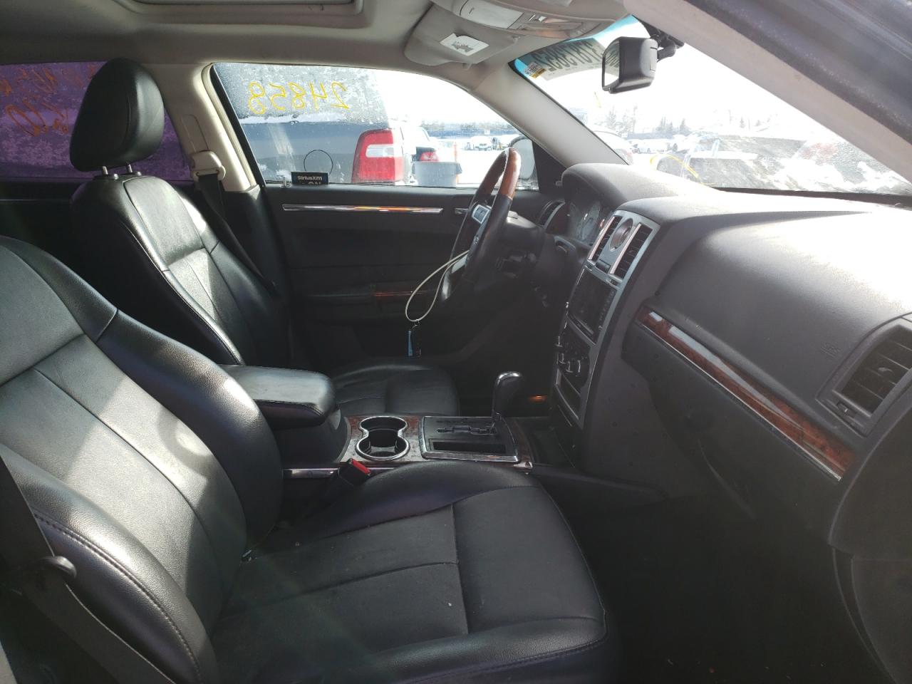 Photo 5 from auction – 2010 CHRYSLER 300 LIMITE with VIN 2C3CA3CV0AH201028