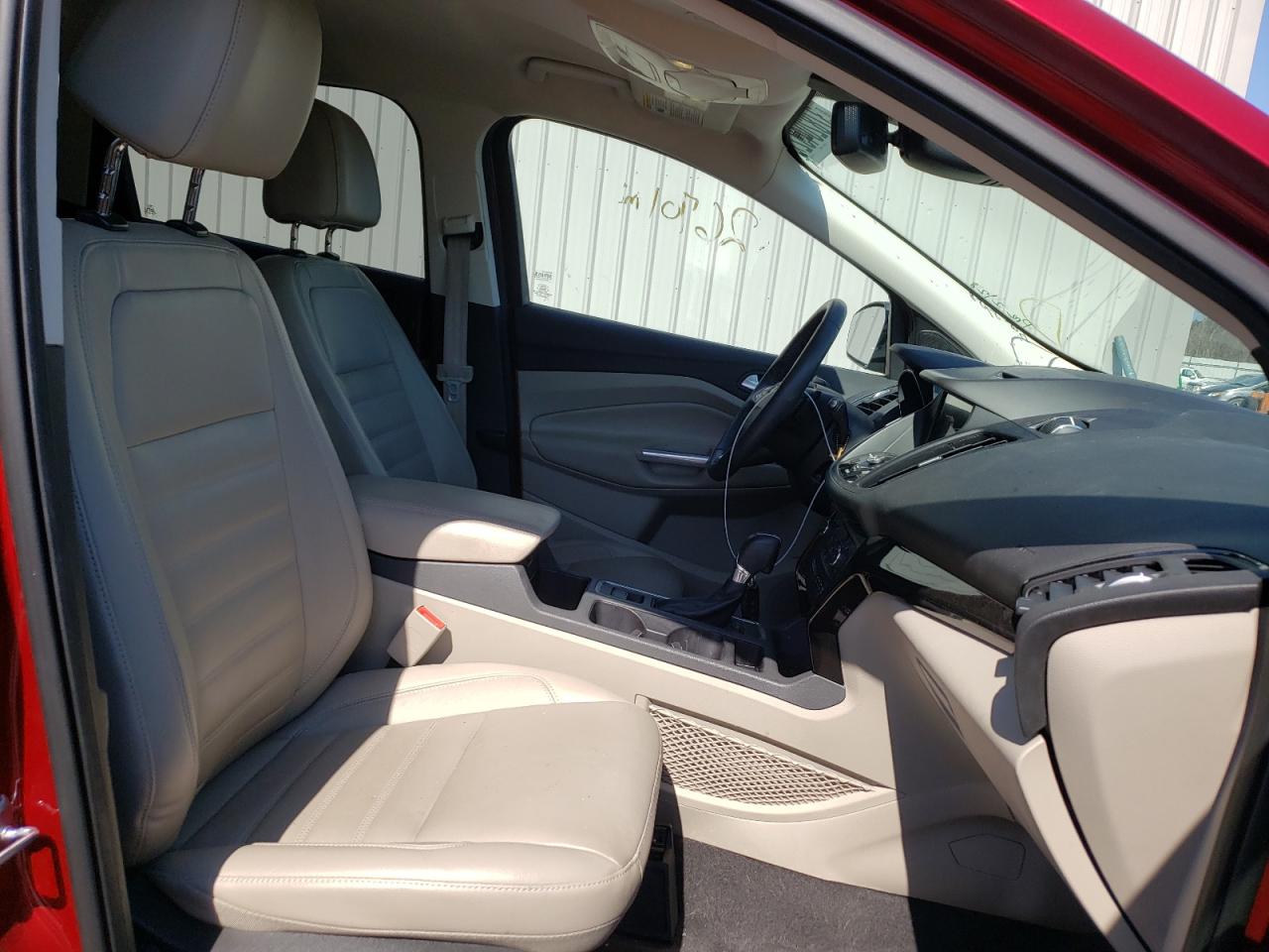 صورة رقم 5 من المزاد - 2017 FORD ESCAPE TIT مع VIN 1FMCU0JD8HUC72282