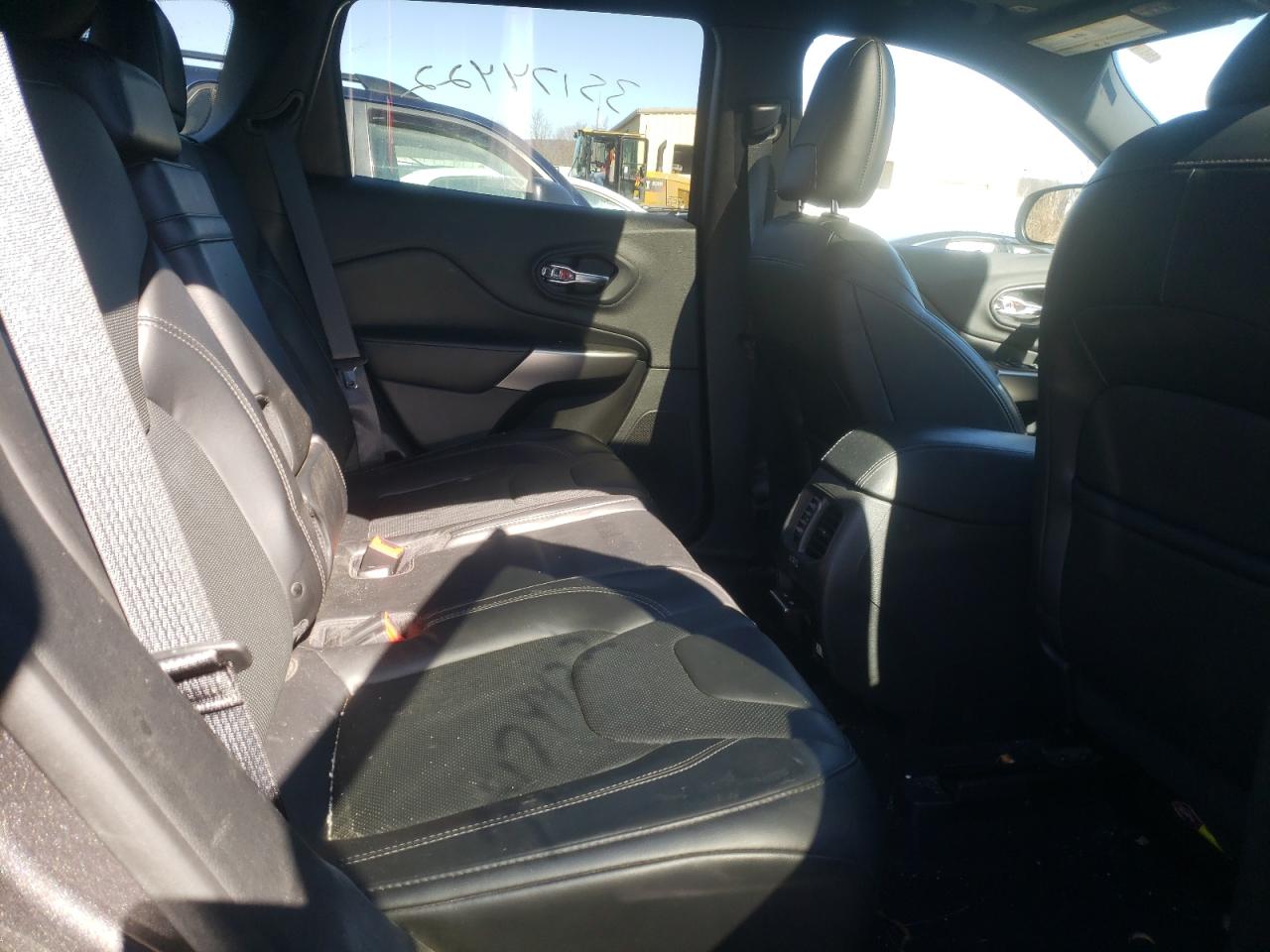 Photo 6 from auction – 2019 JEEP CHEROKEE L with VIN 1C4PJMDX4KD398450
