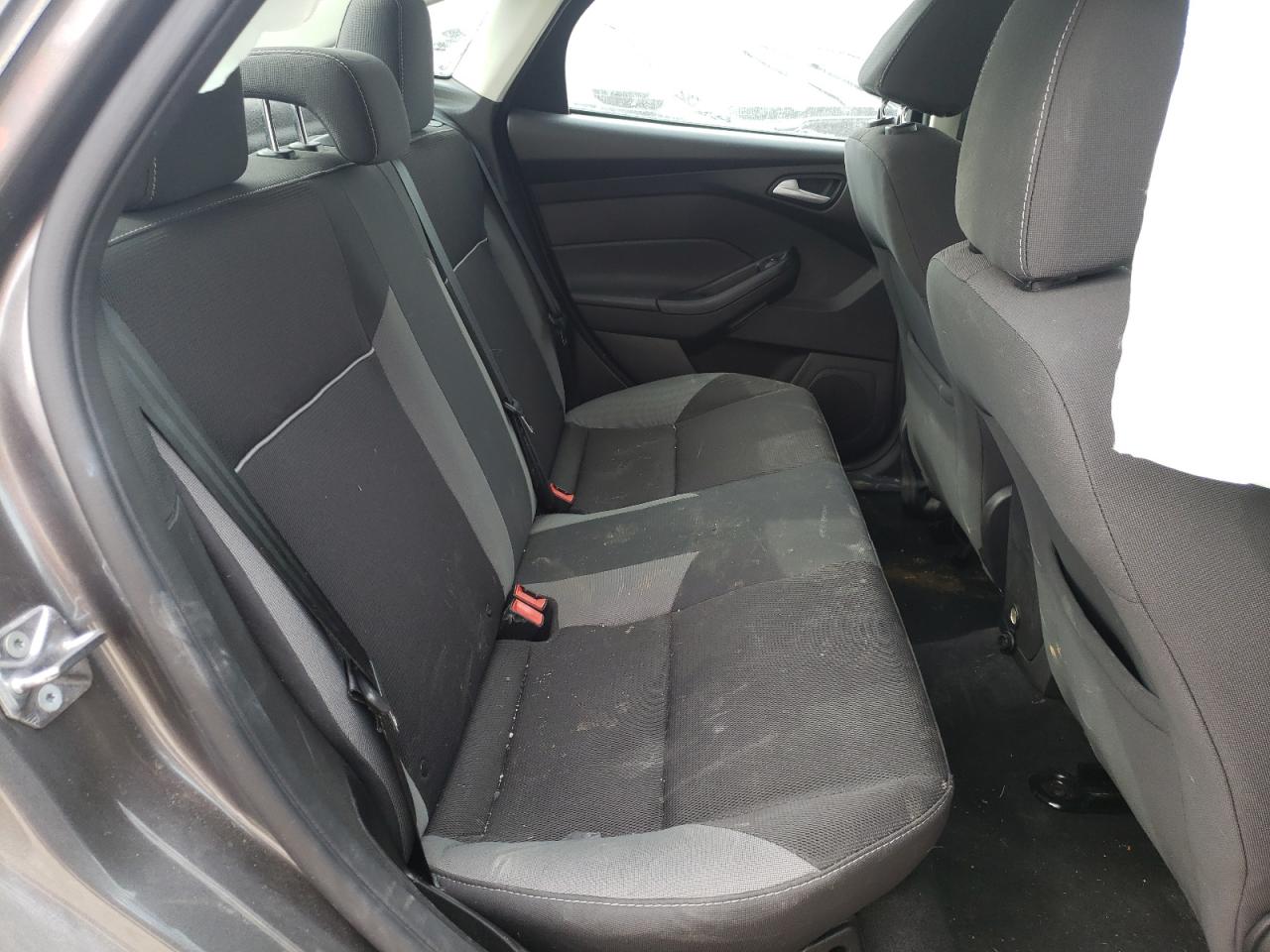 Photo 6 from auction – 2014 FORD FOCUS SE with VIN 1FADP3F20EL453232