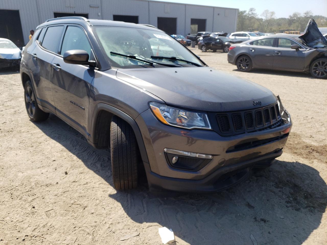 JEEP COMPASS LA 2018 with VIN 3C4NJCBB7JT319127 - Photo from auction
