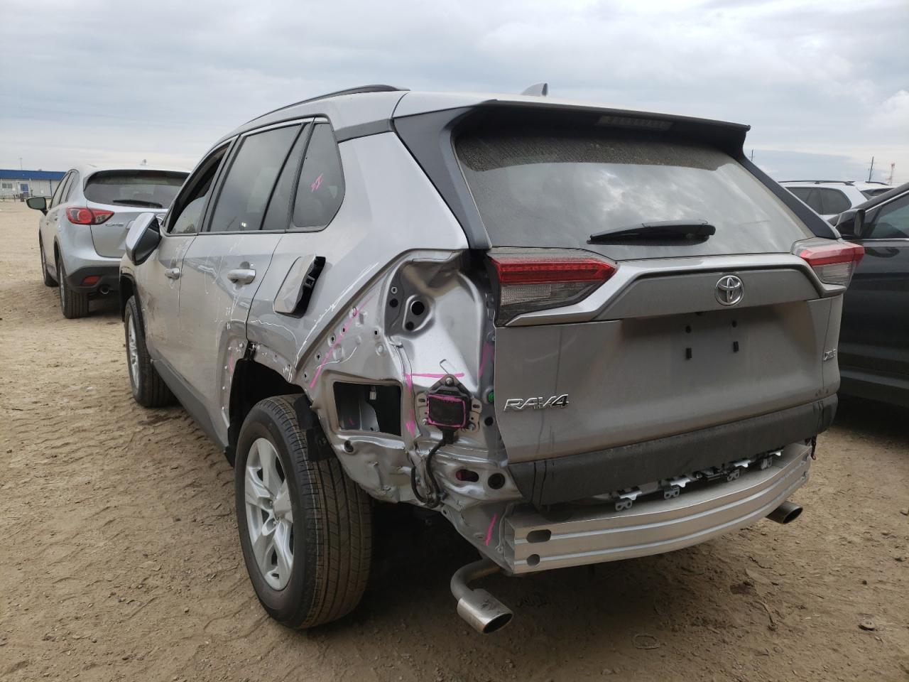 Photo 3 from auction – 2021 TOYOTA RAV4 XLE with VIN 2T3W1RFV2MC172709