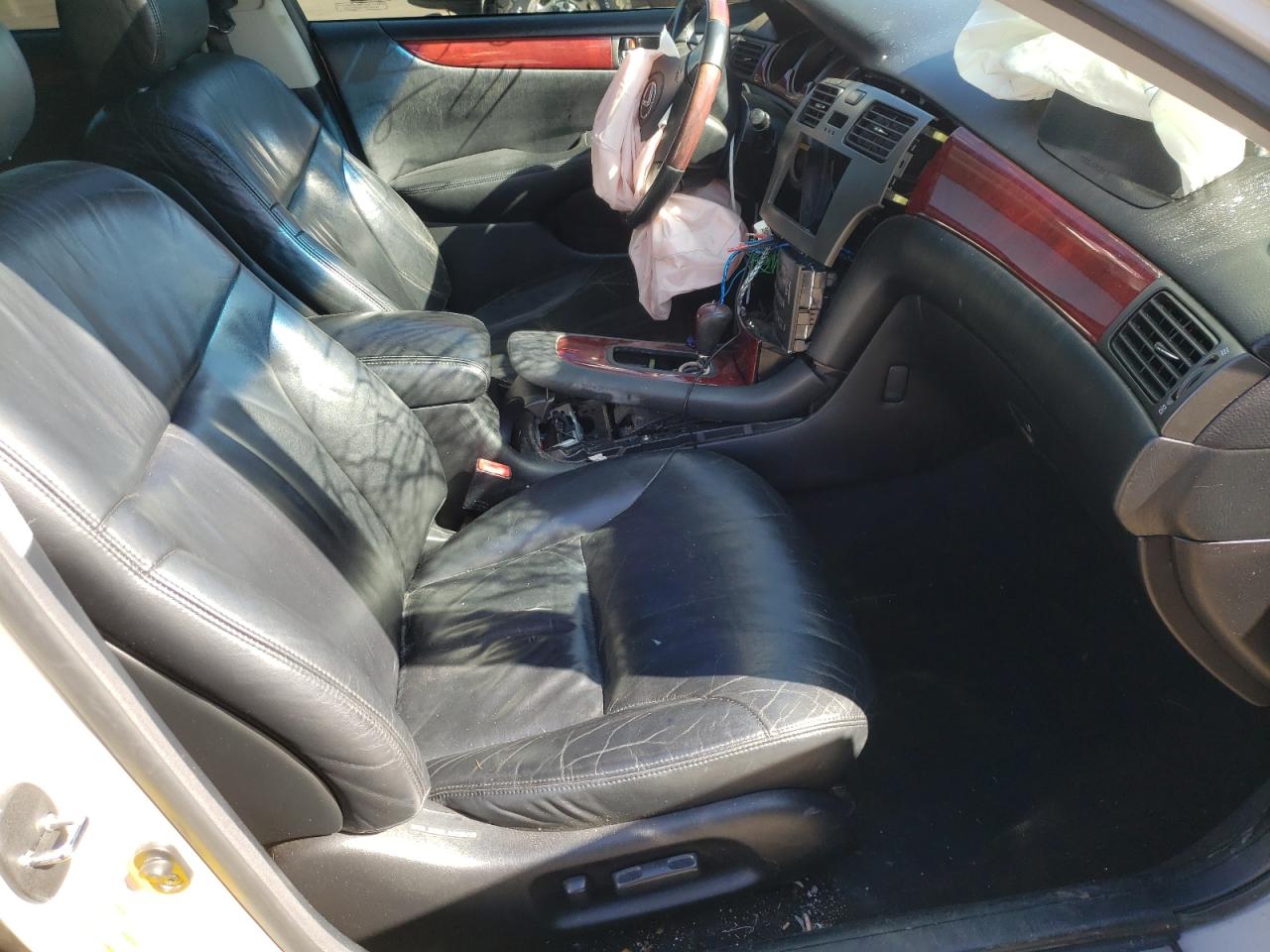 Photo 5 from auction – 2002 LEXUS ES 300 with VIN JTHBF30G820022500