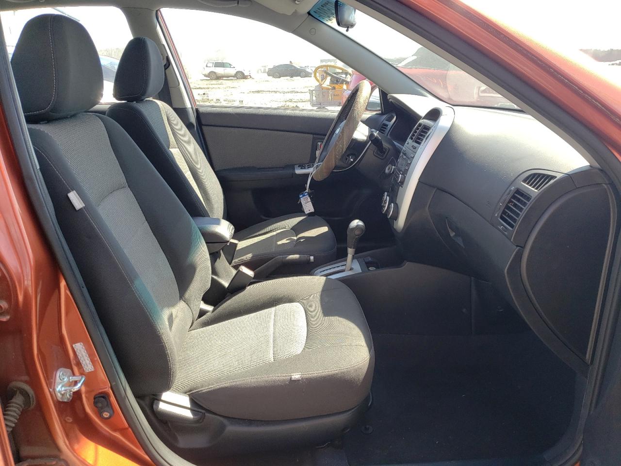 Photo 5 from auction – 2008 KIA SPECTRA5 5 with VIN KNAFE161785021182