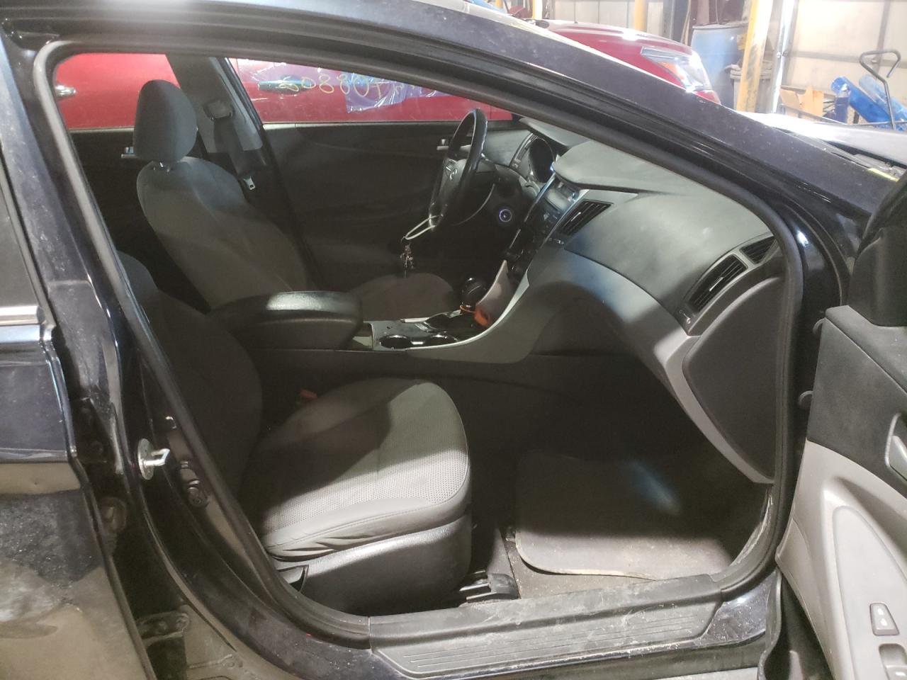 Photo 5 from auction – 2013 HYUNDAI SONATA GLS with VIN 5NPEB4AC3DH758925