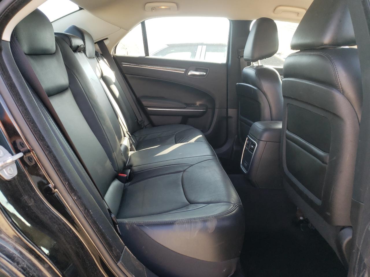 Foto 6 de la subasta – 2017 CHRYSLER 300 LIMITE con VIN 2C3CCAAG0HH506560