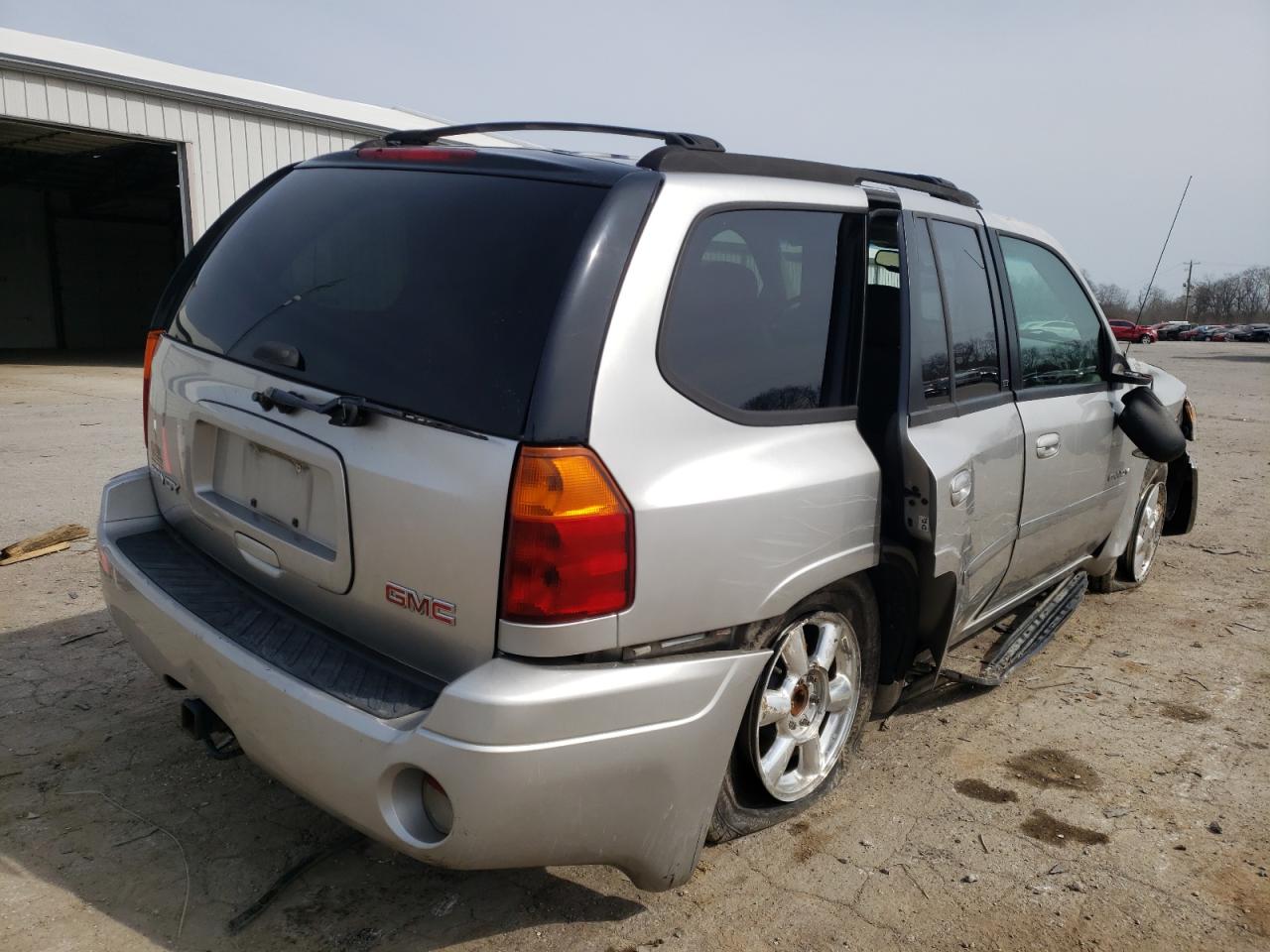 Photo 4 from auction – 2006 GMC ENVOY with VIN 1GKDT13S662214133