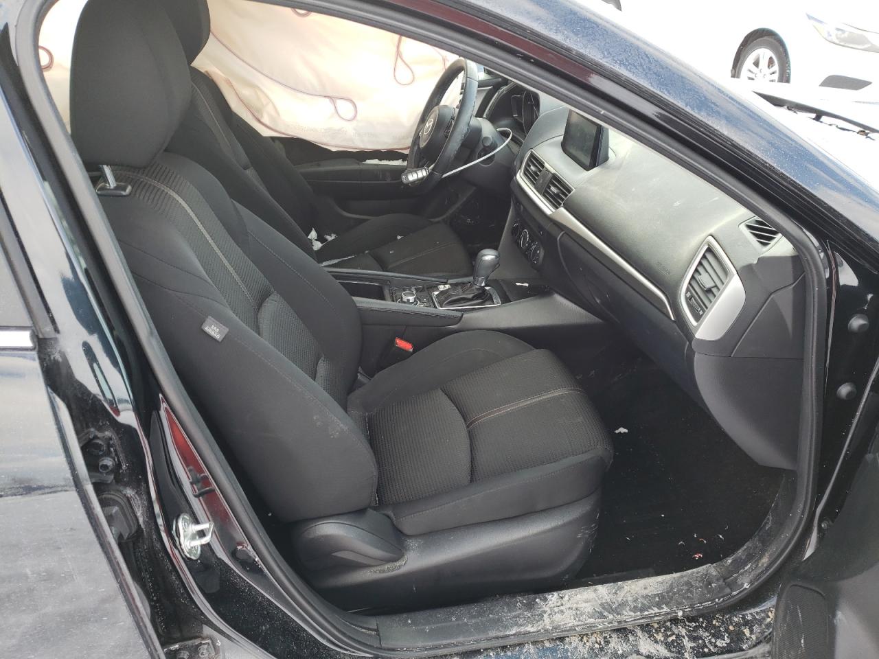 Photo 5 from auction – 2018 MAZDA 3 TOURING with VIN 3MZBN1V71JM274292