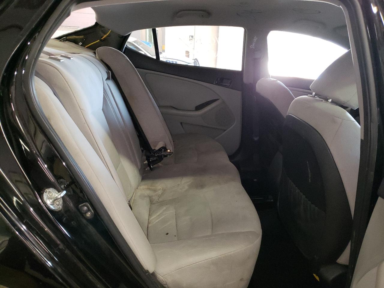 Photo 6 from auction – 2015 KIA OPTIMA LX with VIN KNAGM4A78F5613515