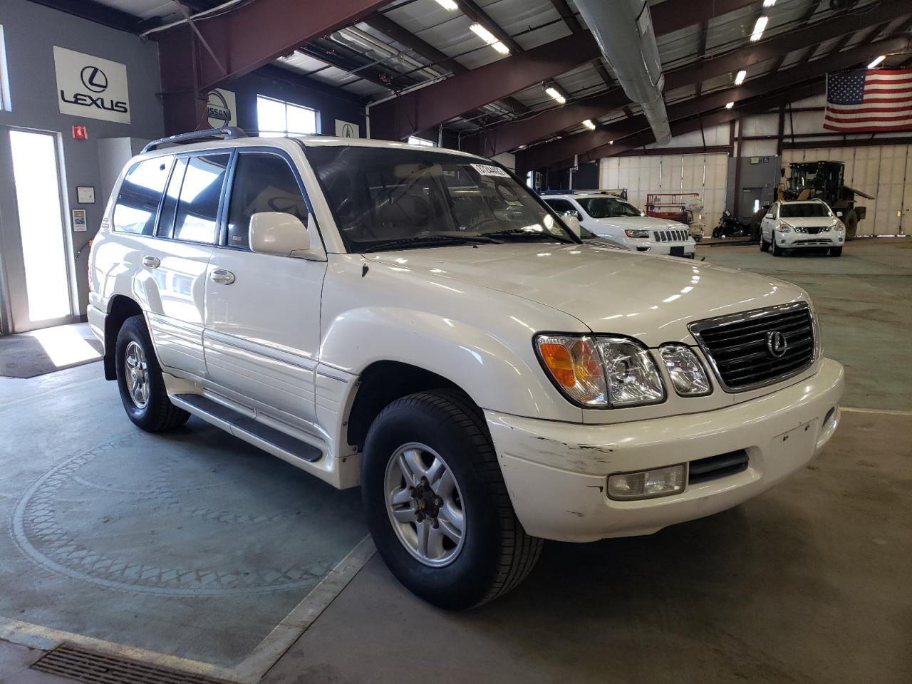 LEXUS LX 470 2001 z numerem VIN JTJHT00W913501772 - Zdjęcie z aukcji