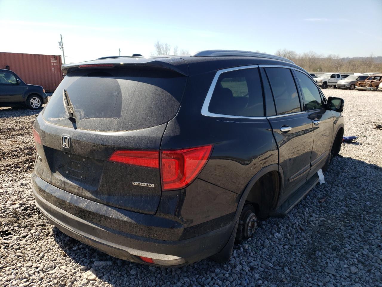 Photo 4 from auction – 2016 HONDA PILOT TOUR with VIN 5FNYF5H94GB004744