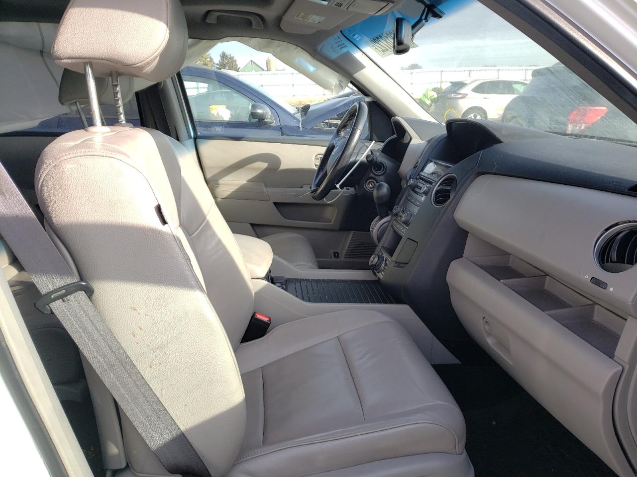 Photo 5 from auction – 2012 HONDA PILOT EXLN with VIN 5FNYF4H74CB028657