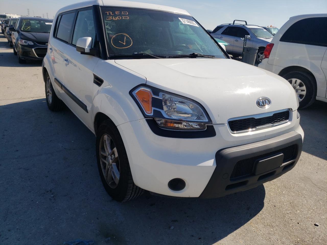KIA SOUL 2011 with VIN KNDJT2A25B7278331 - Photo from auction
