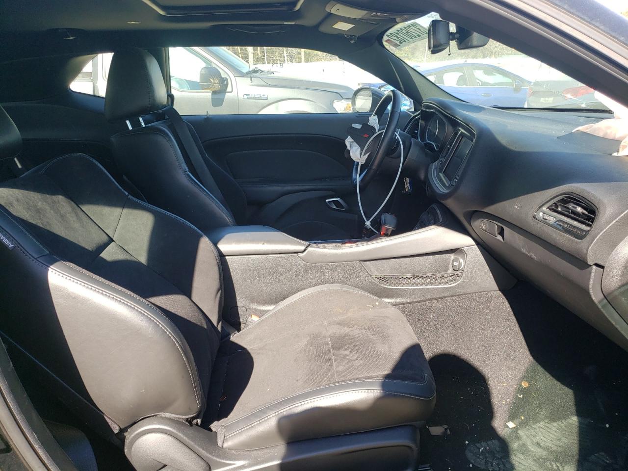 Photo 5 from auction – 2019 DODGE CHALLENGER with VIN 2C3CDZBT4KH748024