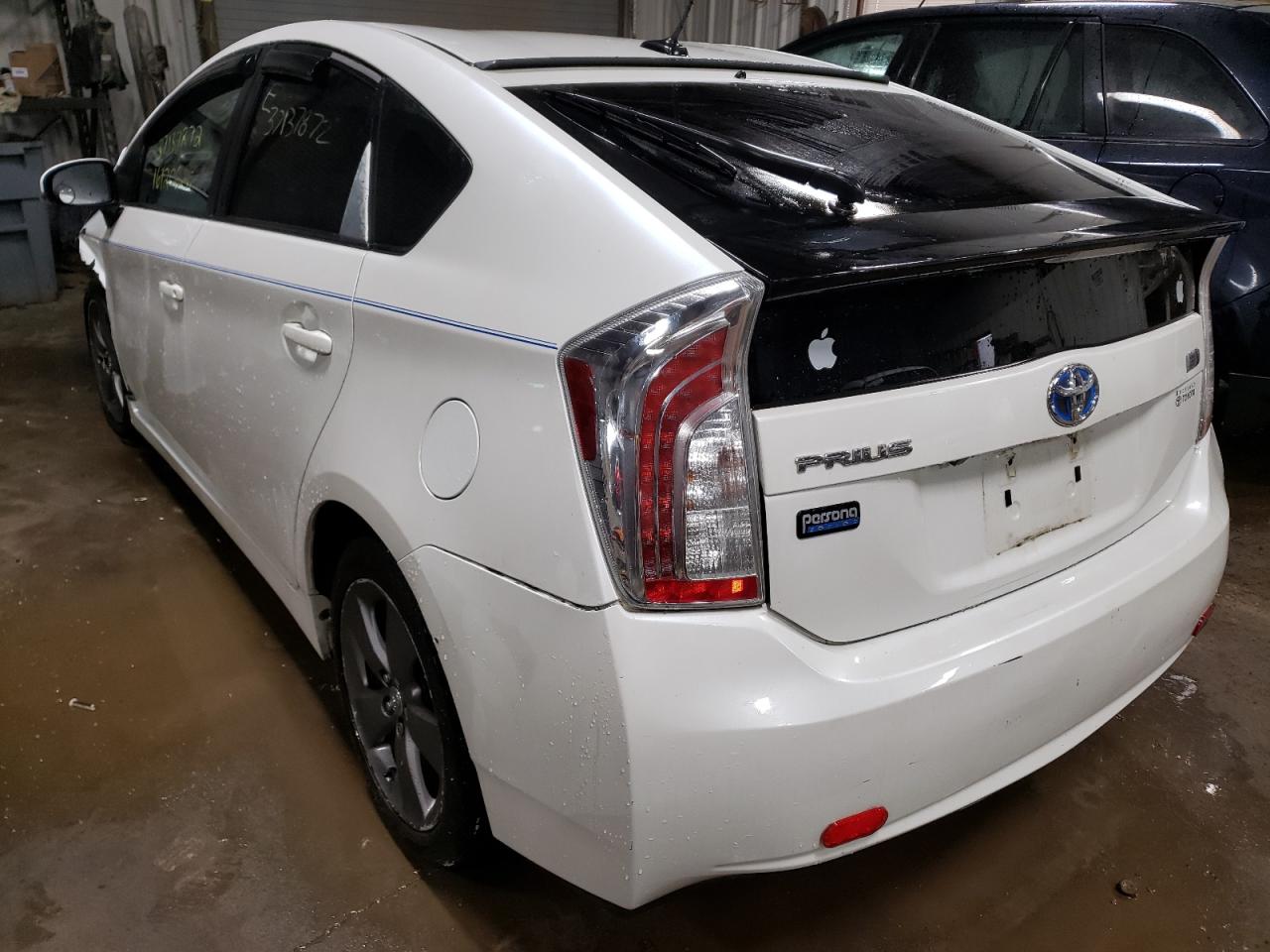 Photo 3 from auction – 2015 TOYOTA PRIUS with VIN JTDKN3DU8F0395627