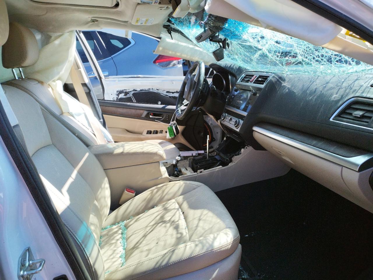 Снимка 5 от търг – 2017 SUBARU OUTBACK 2. с VIN 4S4BSANC2H3300561