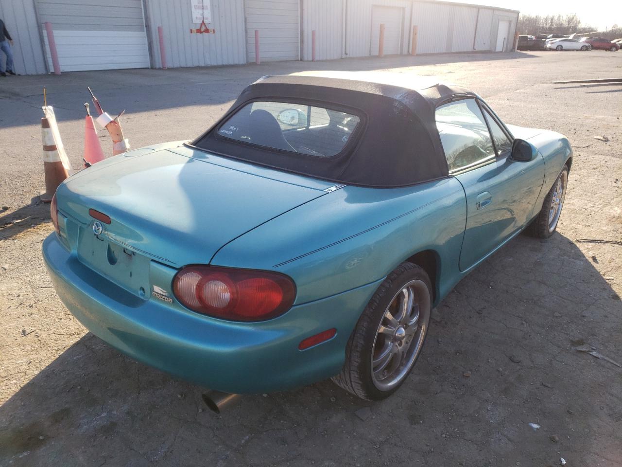 Photo 4 from auction – 2003 MAZDA MX-5 MIATA with VIN JM1NB353X30300217