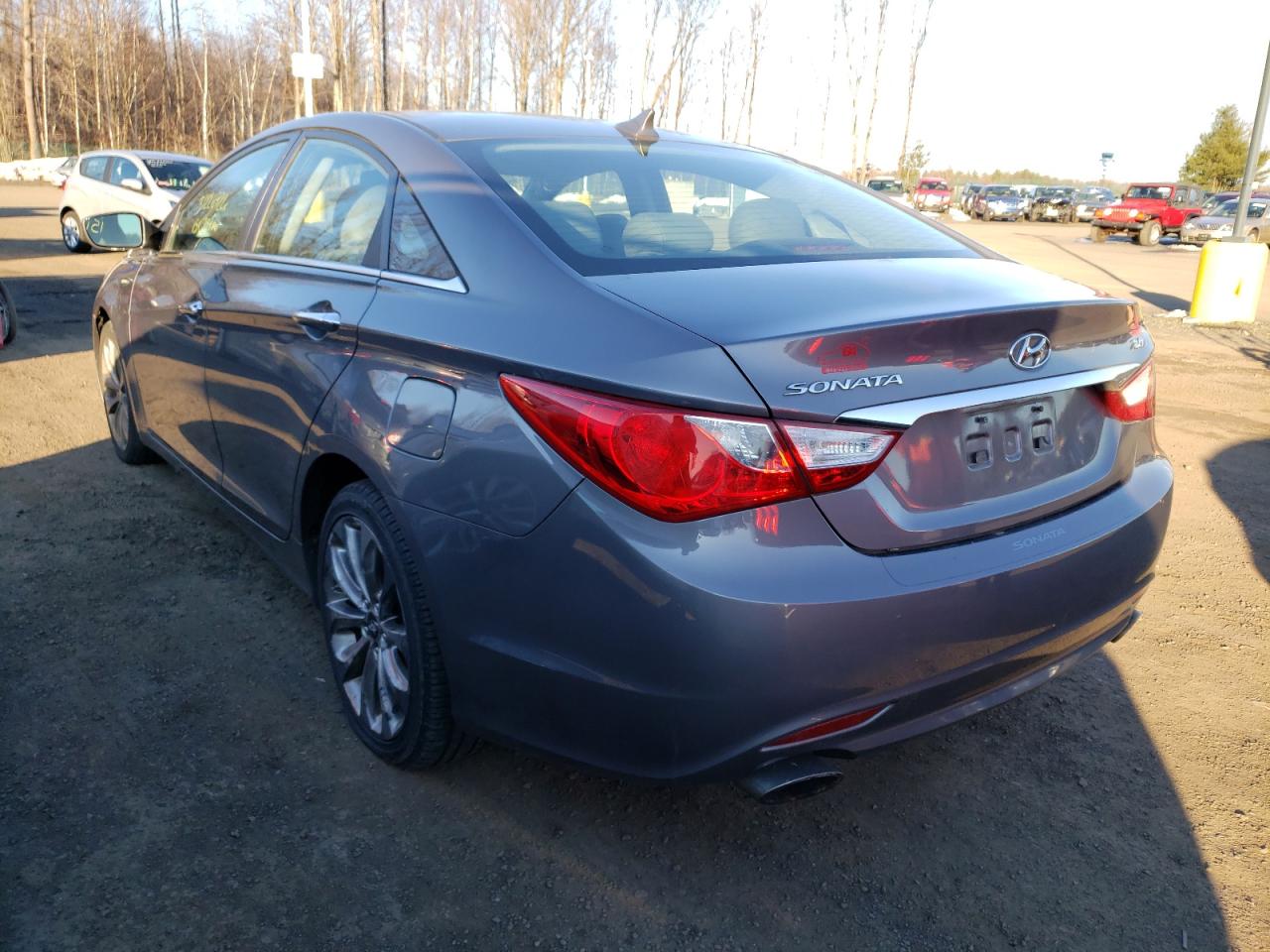 Photo 3 from auction – 2011 HYUNDAI SONATA SE with VIN 5NPEC4AB1BH198680