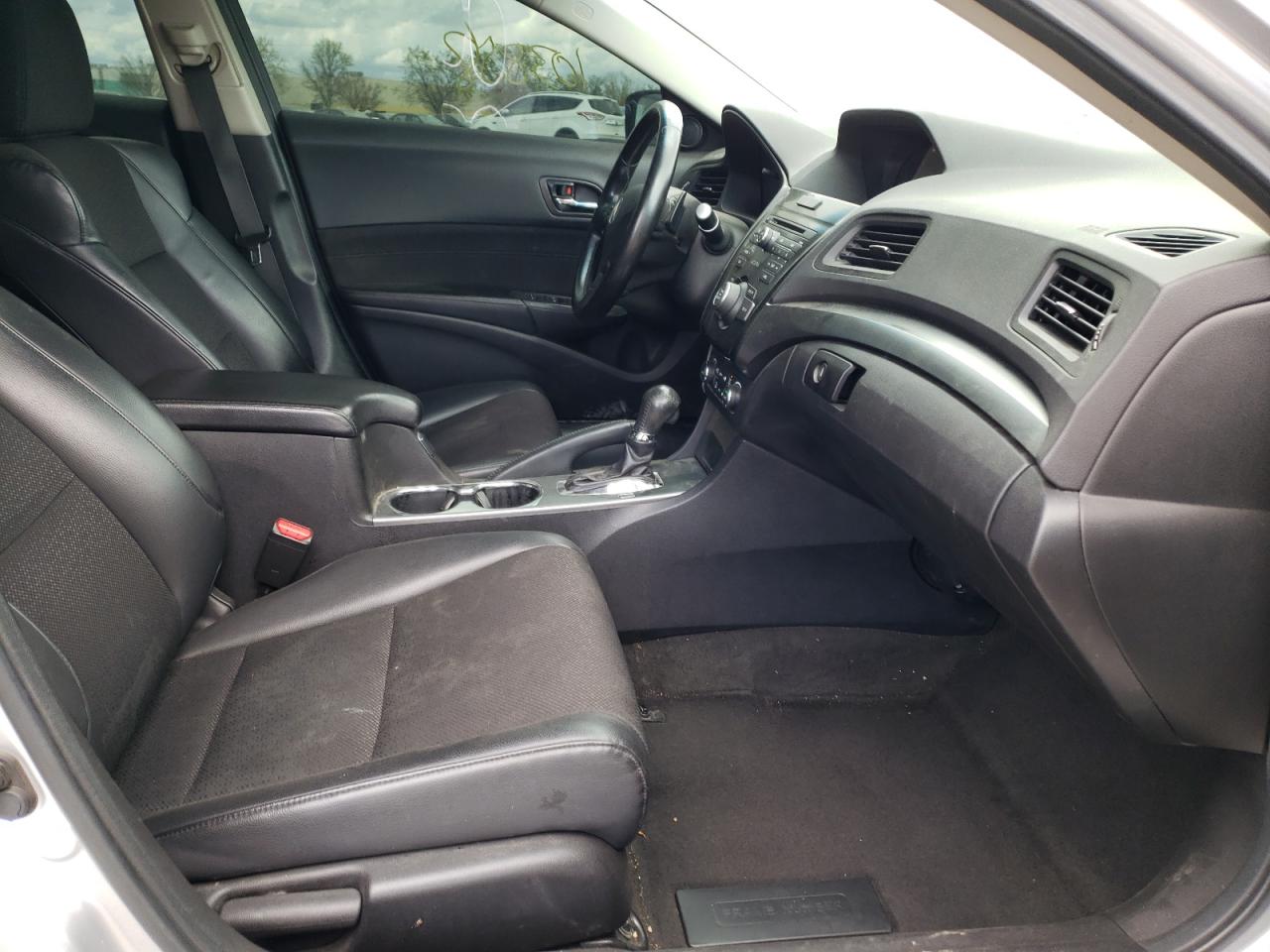 Photo 5 from auction – 2013 ACURA ILX 20 with VIN 19VDE1F31DE010097