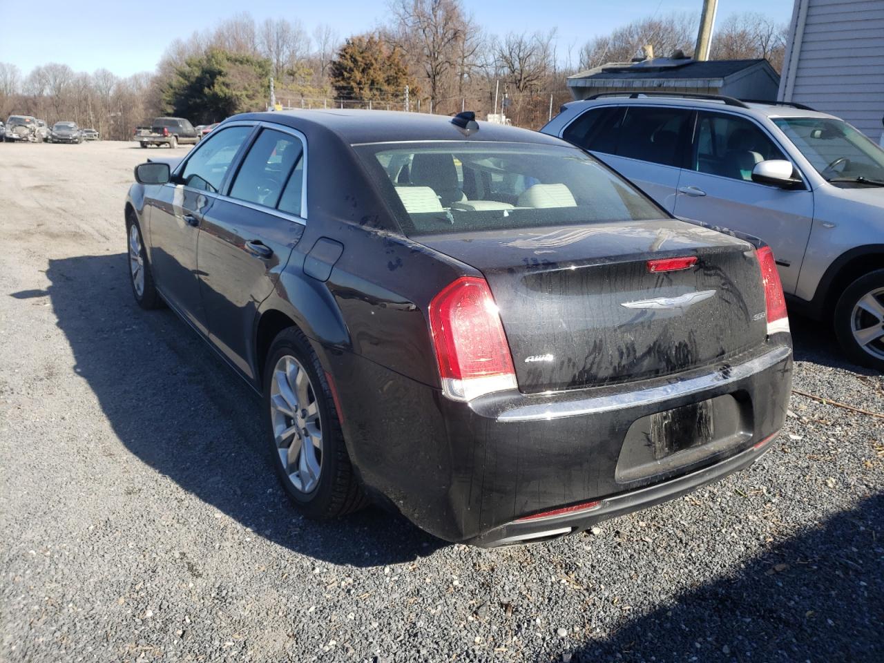 Photo 3 from auction – 2017 CHRYSLER 300 LIMITE with VIN 2C3CCARG1HH624296