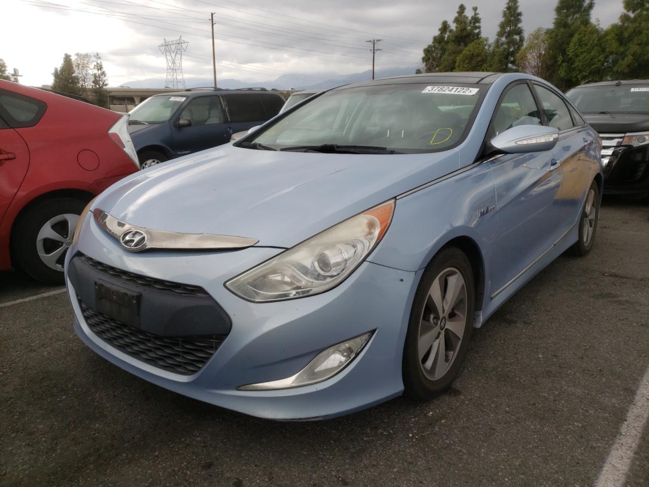 Photo 2 from auction – 2012 HYUNDAI SONATA HYB with VIN KMHEC4A41CA024579