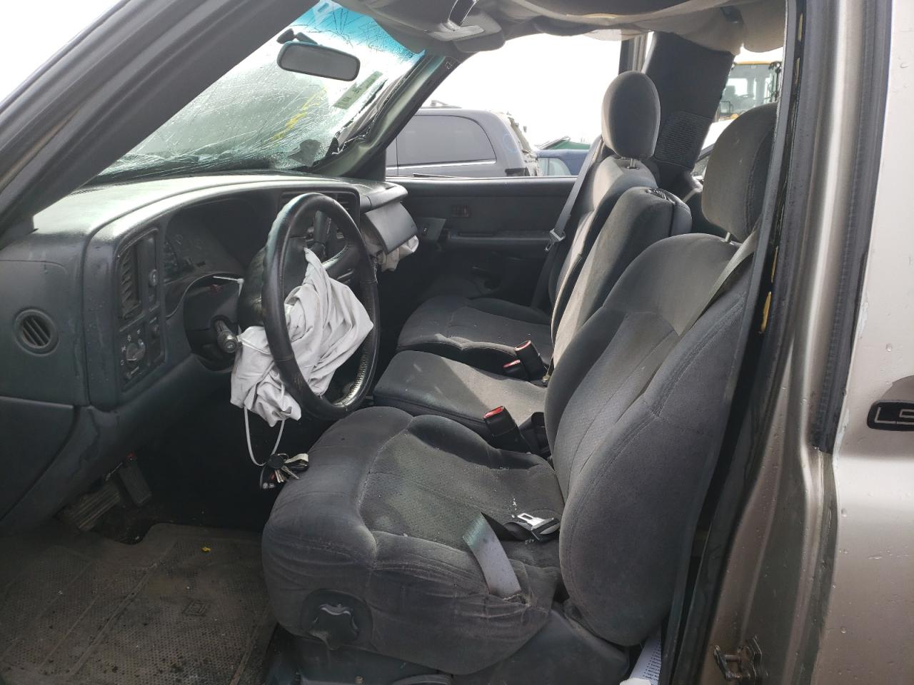 Photo 5 from auction – 2001 CHEVROLET SILVERADO with VIN 1GCEC14V61Z289830