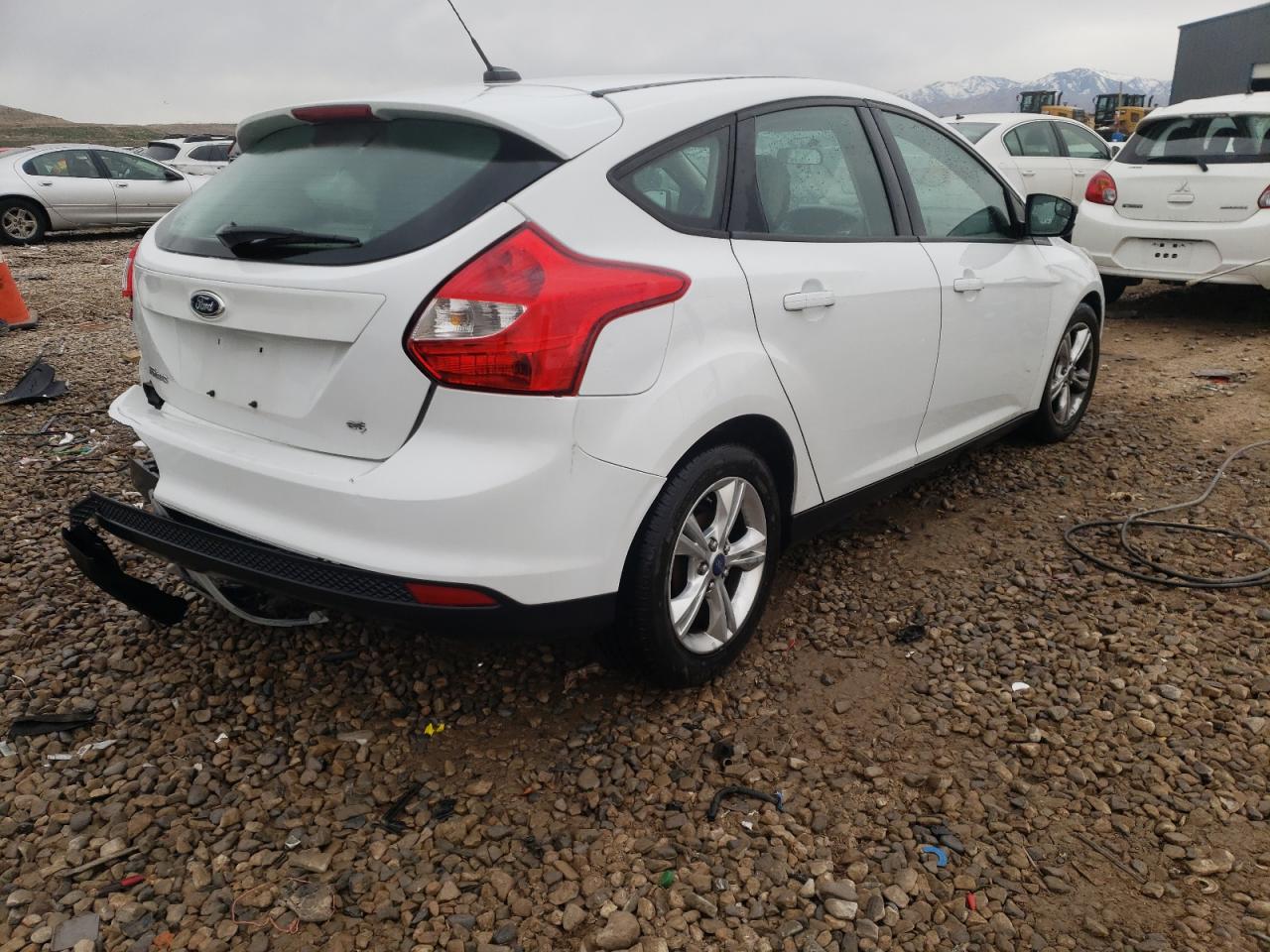 Photo 4 from auction – 2014 FORD FOCUS SE with VIN 1FADP3K27EL325060