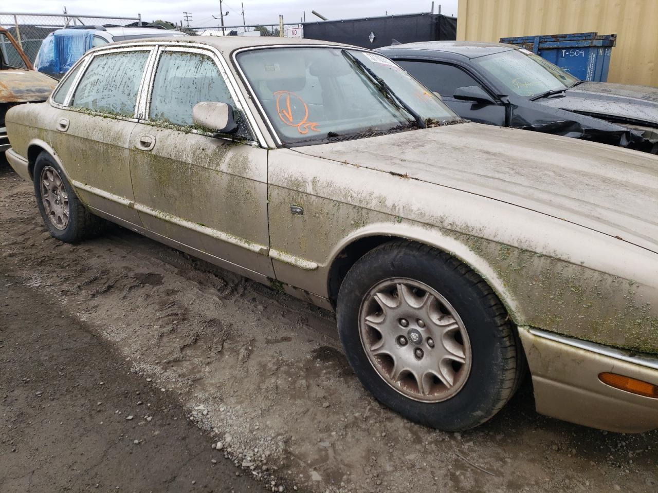 Photo 9 from auction – 1998 JAGUAR XJ8 with VIN SAJHX1248WC822297