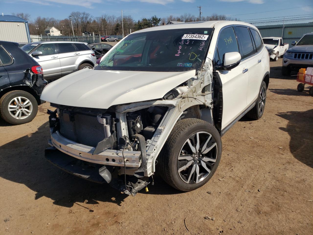 Photo 2 from auction – 2019 HONDA PILOT TOUR with VIN 5FNYF6H61KB017567