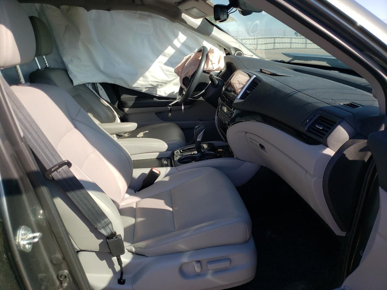 Photo 5 from auction – 2018 HONDA RIDGELINE with VIN 5FPYK3F70JB005020