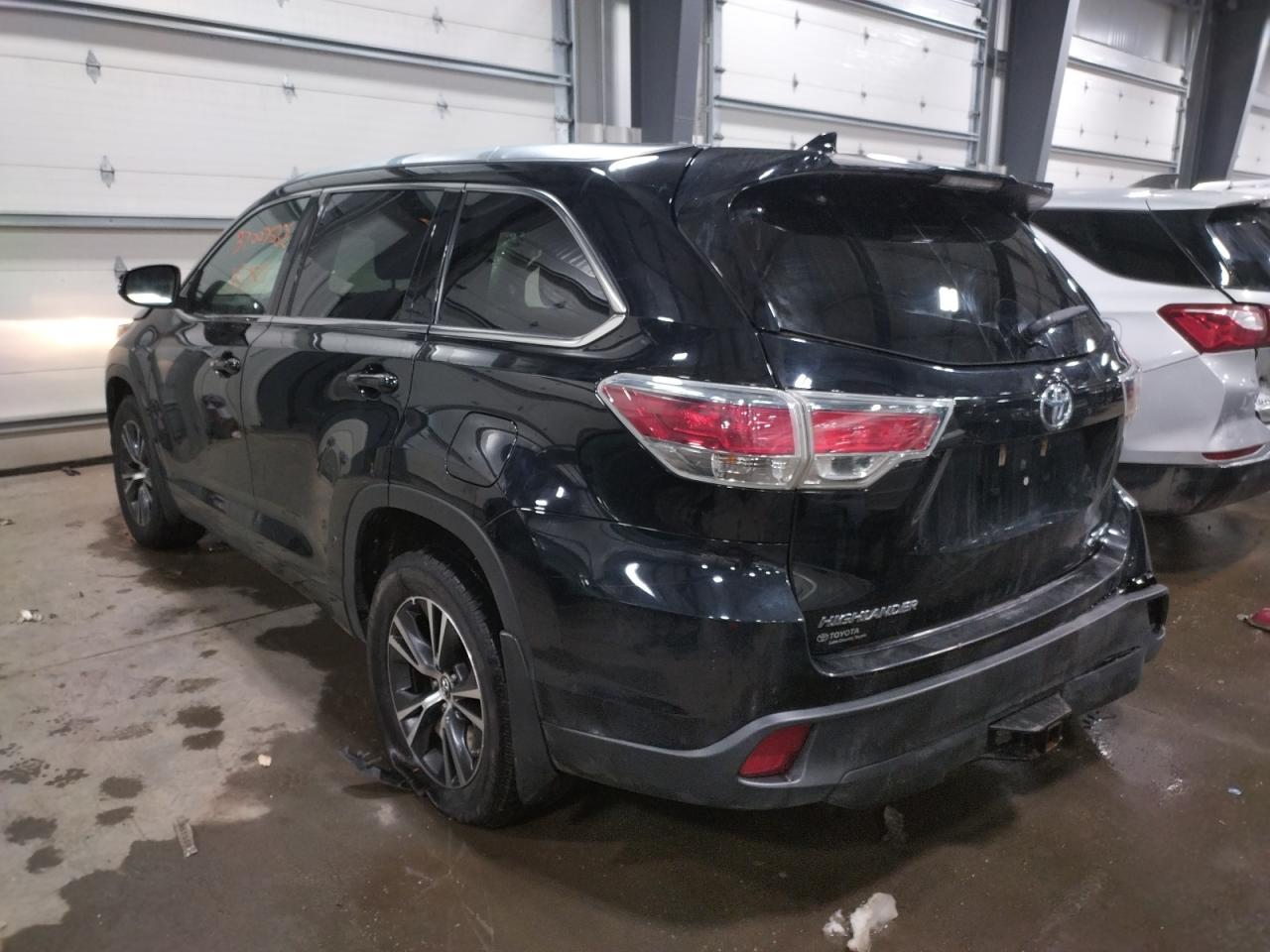 Photo 3 from auction – 2016 TOYOTA HIGHLANDER with VIN 5TDJKRFH4GS503487