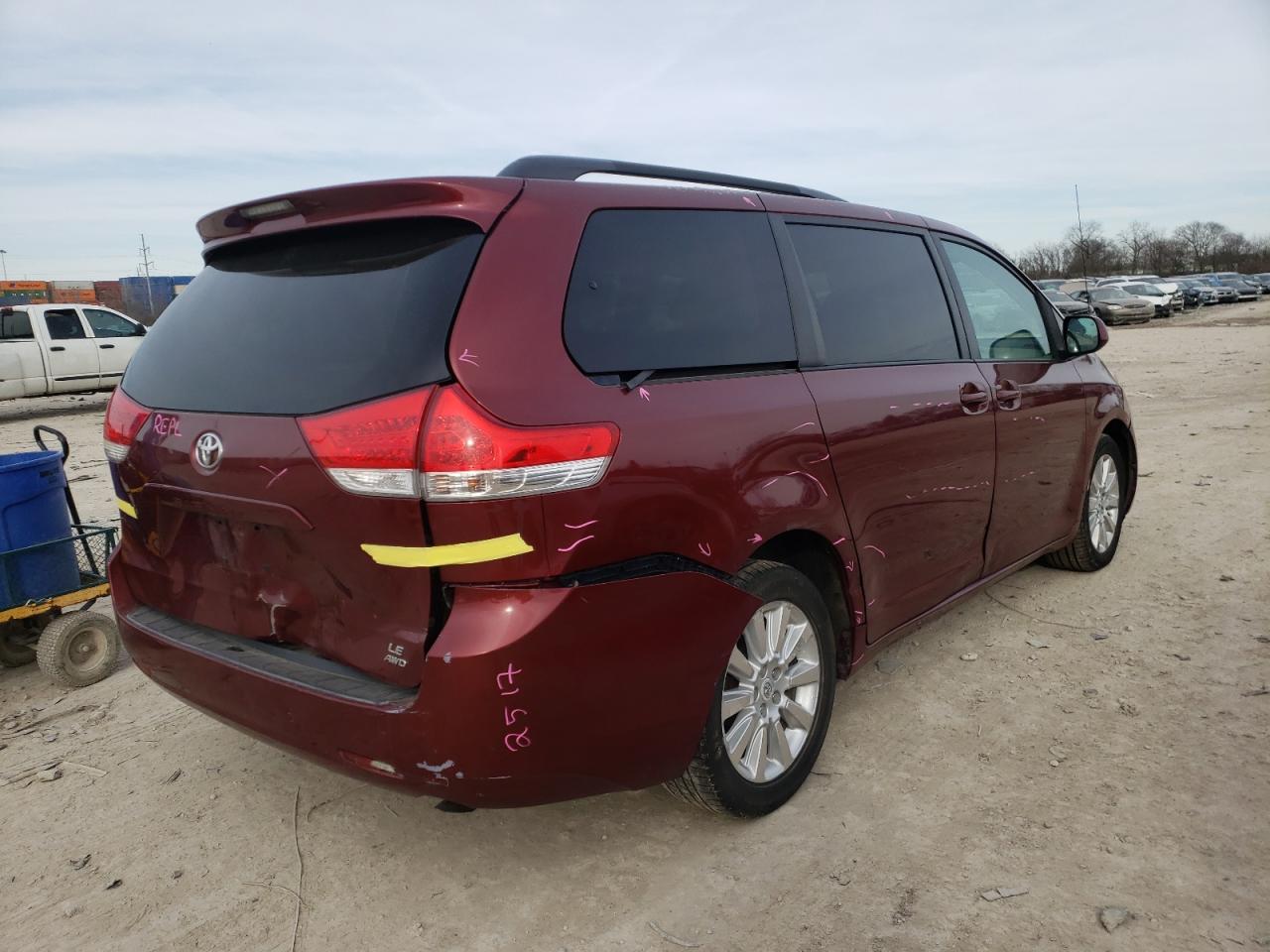 Photo 4 from auction – 2011 TOYOTA SIENNA LE with VIN 5TDJK3DC6BS007281
