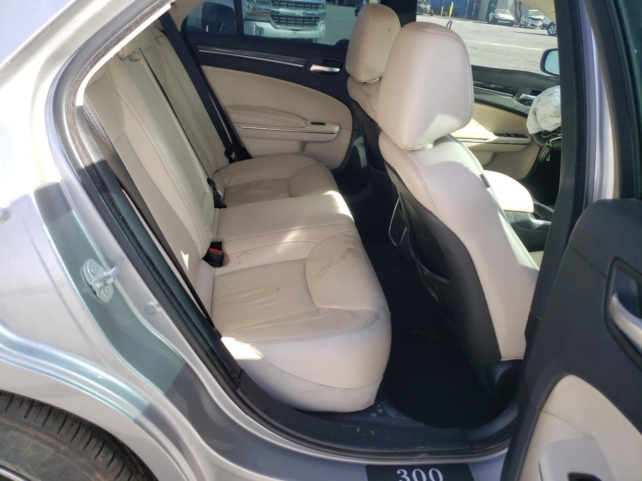 Photo 6 from auction – 2017 CHRYSLER 300 LIMITE with VIN 2C3CCAAG0HH647323