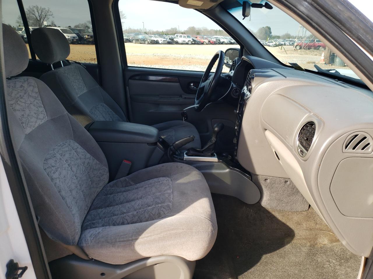 Photo 5 from auction – 2004 GMC ENVOY with VIN 1GKDT13S442111709