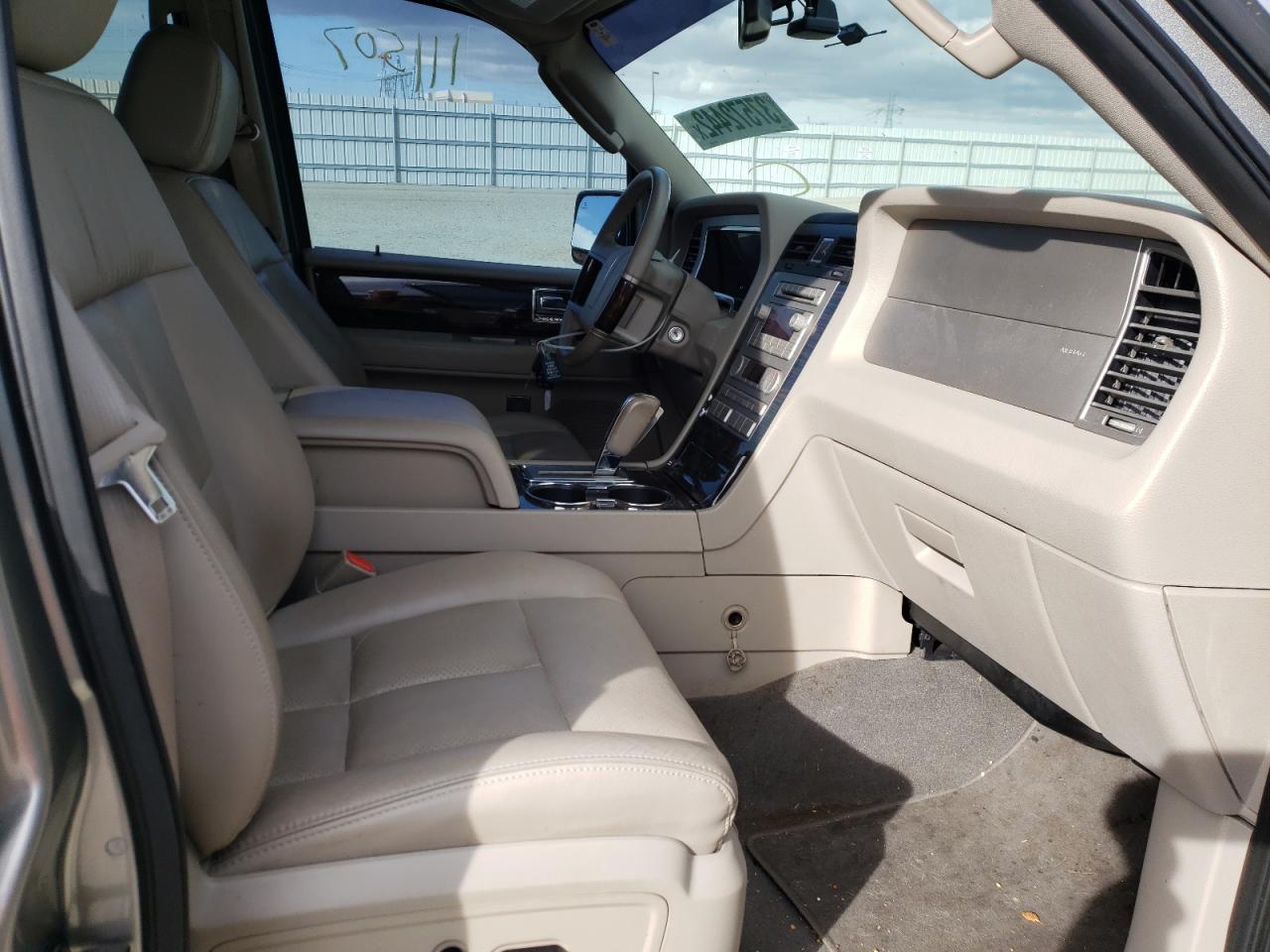 Photo 5 from auction – 2008 LINCOLN NAVIGATOR with VIN 5LMFU27548LJ09074
