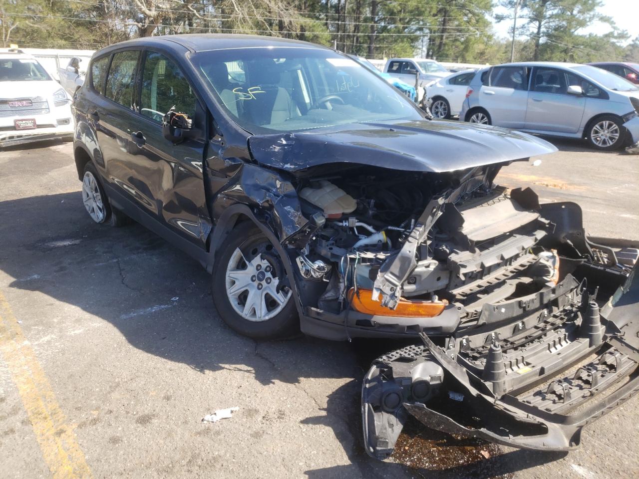 FORD ESCAPE S 2016 with VIN 1FMCU0F7XGUB89390 - Photo from auction