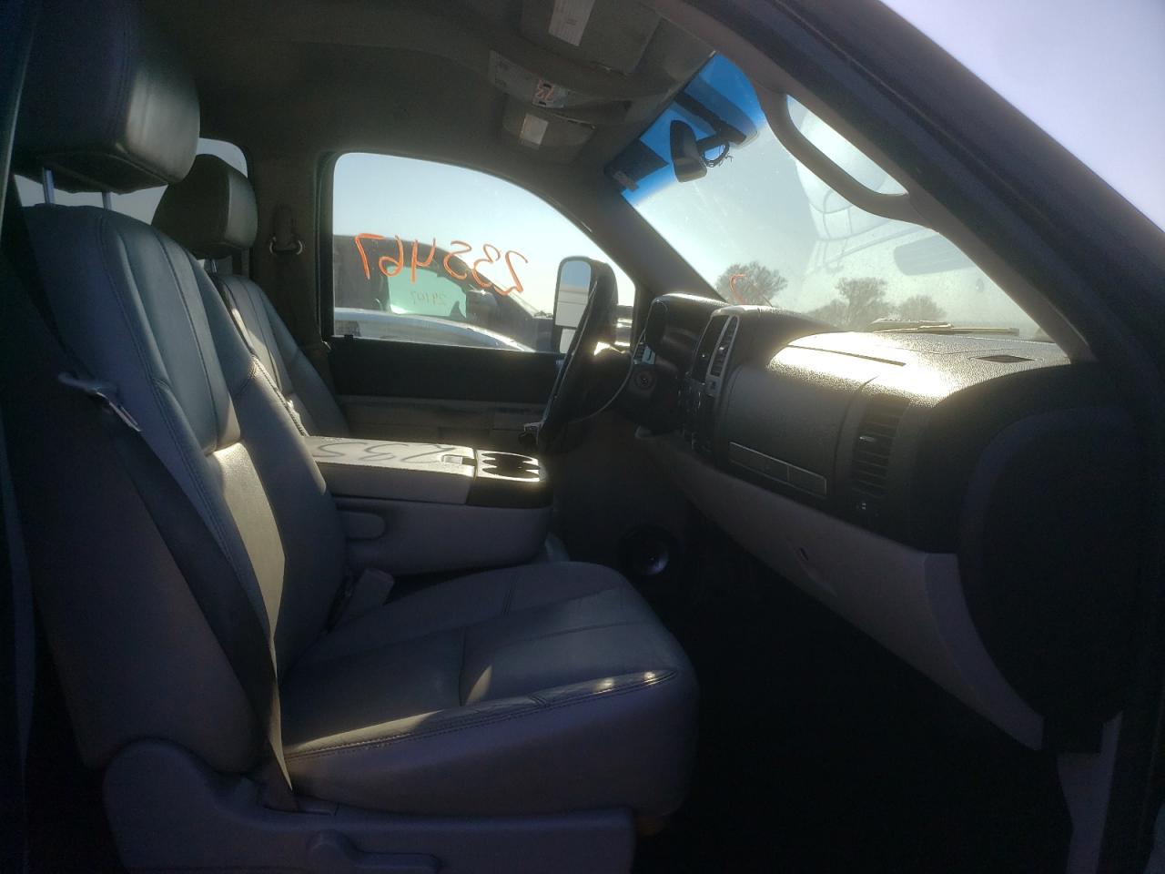 Photo 5 from auction – 2007 CHEVROLET SILVERADO with VIN 2GCEK13MX71635682