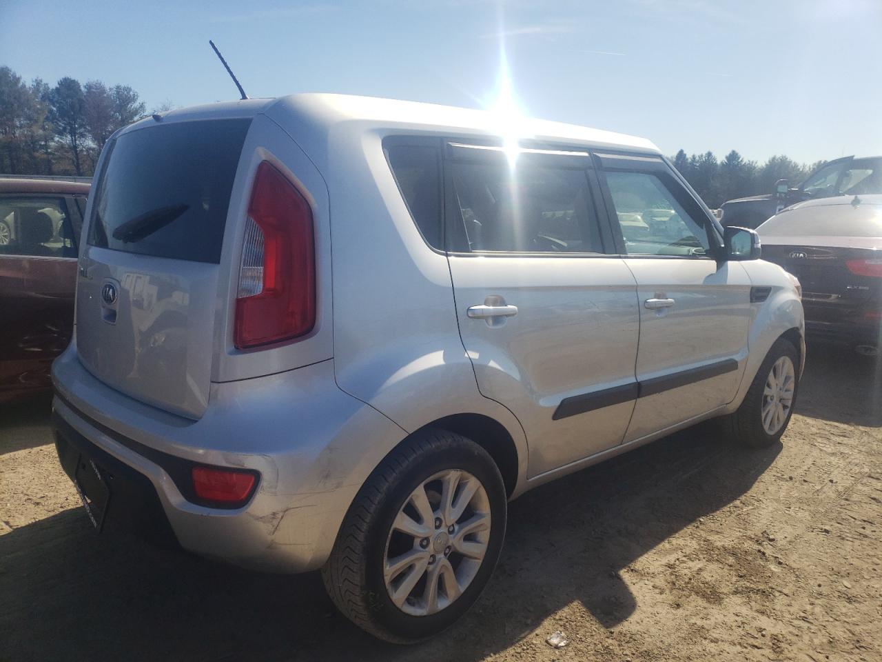 Zdjęcie 4 z aukcji – 2013 KIA SOUL + z VIN KNDJT2A60D7586710