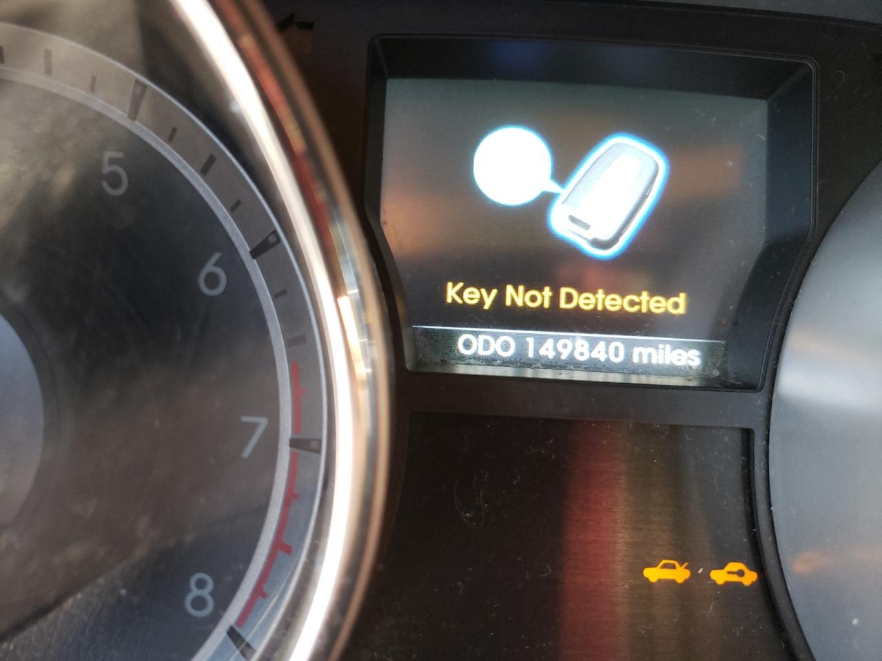 Photo 8 from auction – 2014 HYUNDAI SONATA SE with VIN 5NPEC4AC5EH843411
