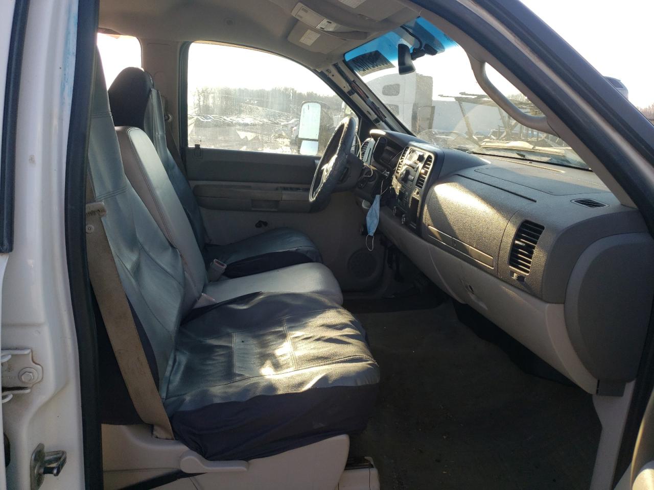 Photo 5 from auction – 2007 GMC SIERRA K25 with VIN 1GTHK23637F537283