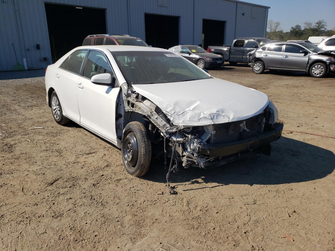 Photo 1 from auction – 2014 TOYOTA CAMRY L with VIN 4T1BF1FK7EU353420