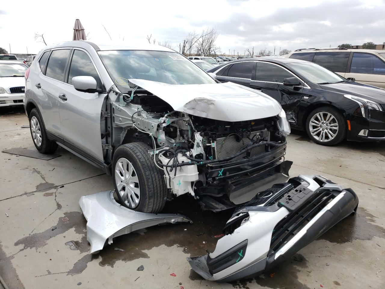 NISSAN ROGUE S 2018 with VIN KNMAT2MT1JP560324 - Photo from auction