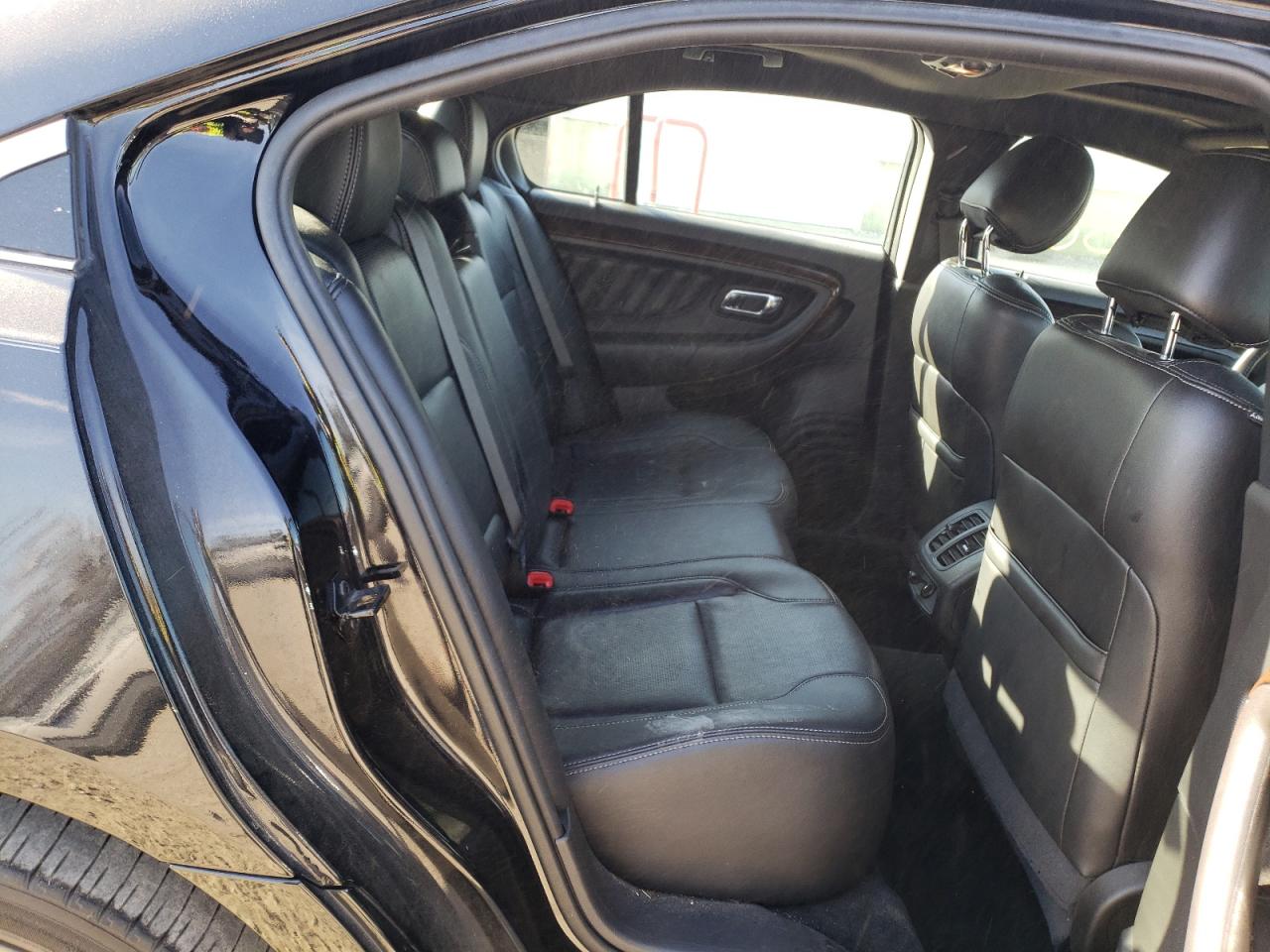 Photo 6 from auction – 2016 FORD TAURUS with VIN 1FAHP2F84GG110998