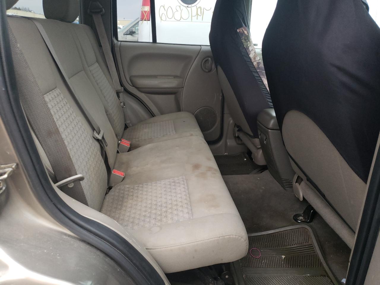 Photo 6 from auction – 2005 JEEP LIBERTY SP with VIN 1J4GL48K35W569801