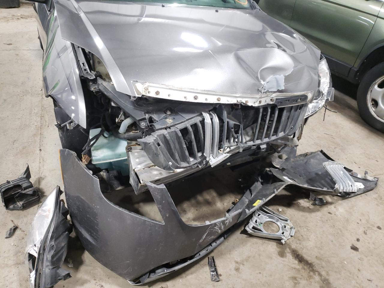 Zdjęcie 9 z aukcji – 2010 MERCURY MILAN z VIN 3MEHM0HA2AR646161