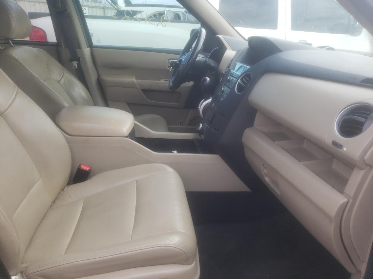 Photo 5 from auction – 2010 HONDA PILOT TOUR with VIN 5FNYF4H95AB040685
